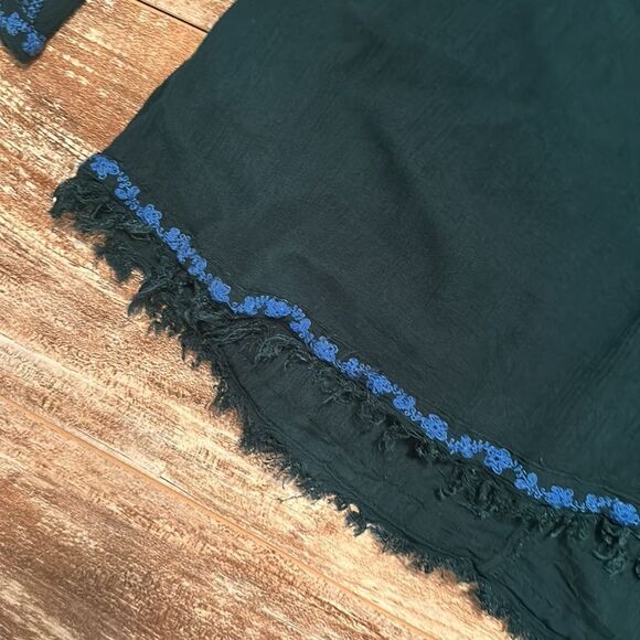 Like New Free People Diamond Embroidered Top in Dark Green - Picture 4 of 6